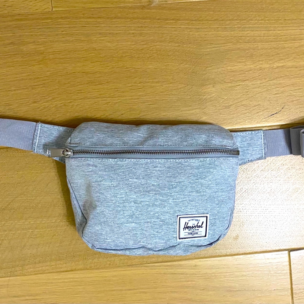 Hershal fifteen hip pack